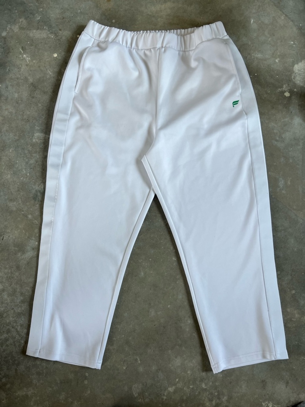 Fabletics Women’s White Straight-Leg Sweatpants - Picture 4 of 5